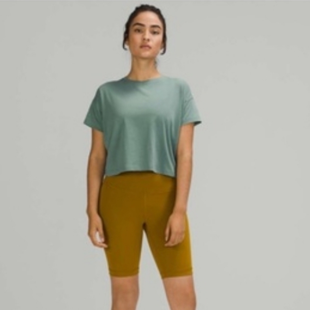 (16) Lululemon Cates Tee in Tidewater Teal